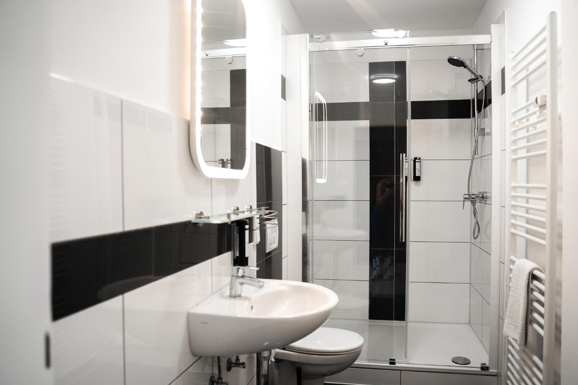 Ferienwohnungen Im Stadtzentrum -Junik Apartments Krefeld Exterior photo